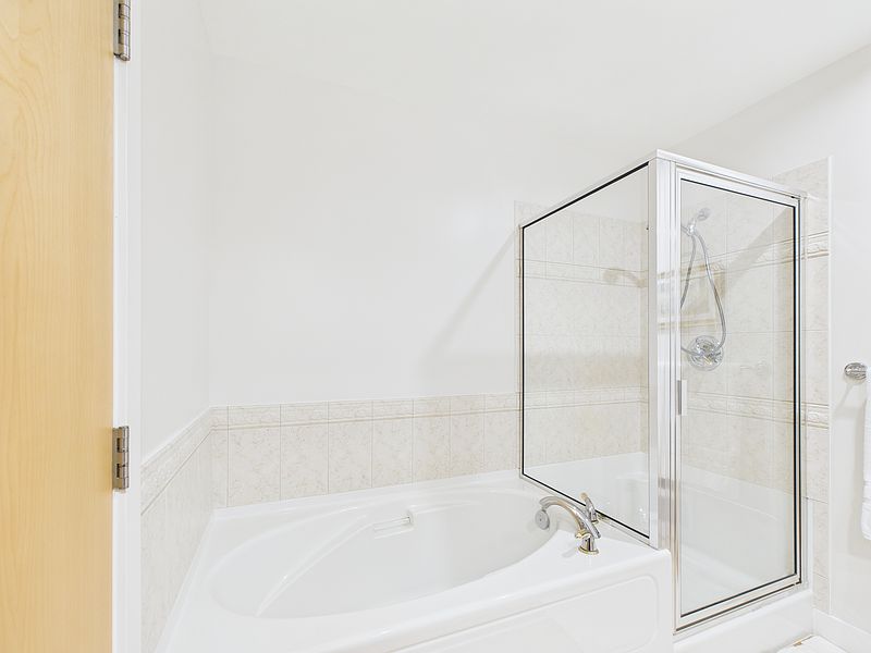 Saanich Apartment for rent - 2 Bedrooms — photo 41