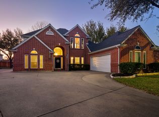 6402 Creekbend Ct, Arlington, TX 76001
