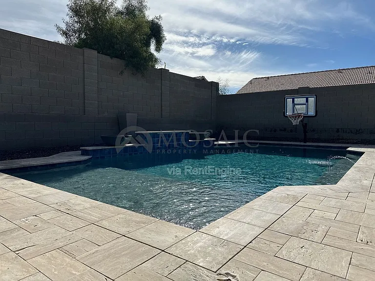 411 N Leoma Ln — Photo 24