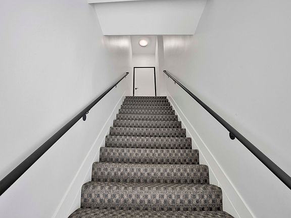 2nd image of 4437 N Broadway St #2R