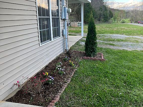 4th image of 1260 Lewis Creek Rd