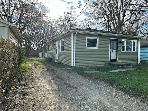 2nd image of 1226 E Farwell St