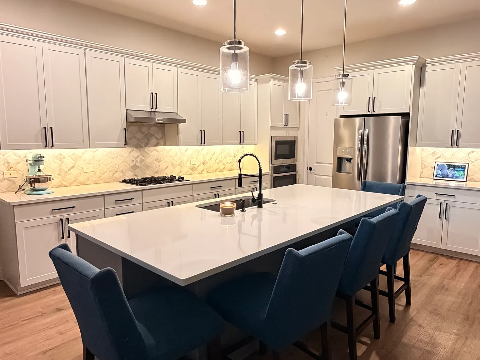 4 bed, 3.5 bath, 2750 sqft, $2,750 — Photo 4