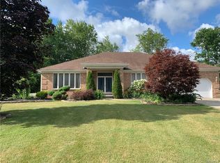 29 Harmony Cir, Orchard Park, NY 14127