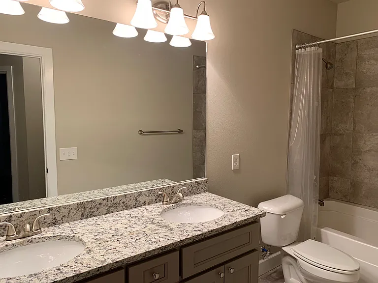 1513 Crestwood Hills Ln — Photo 15