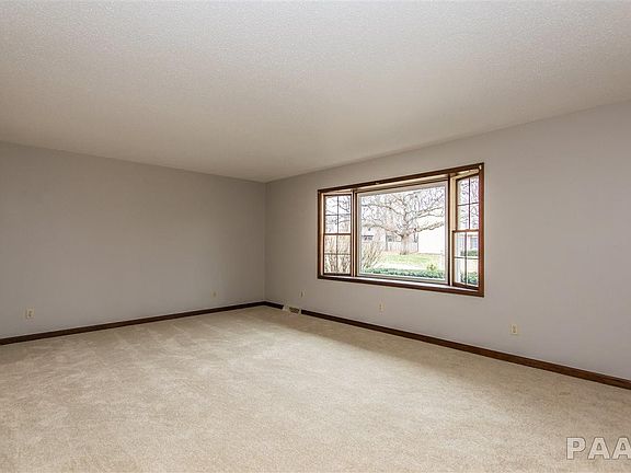 4th image of 6825 N Treadway Ct