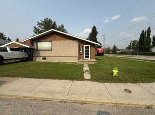 101 Simpson St, Hinton, AB T7V1C2