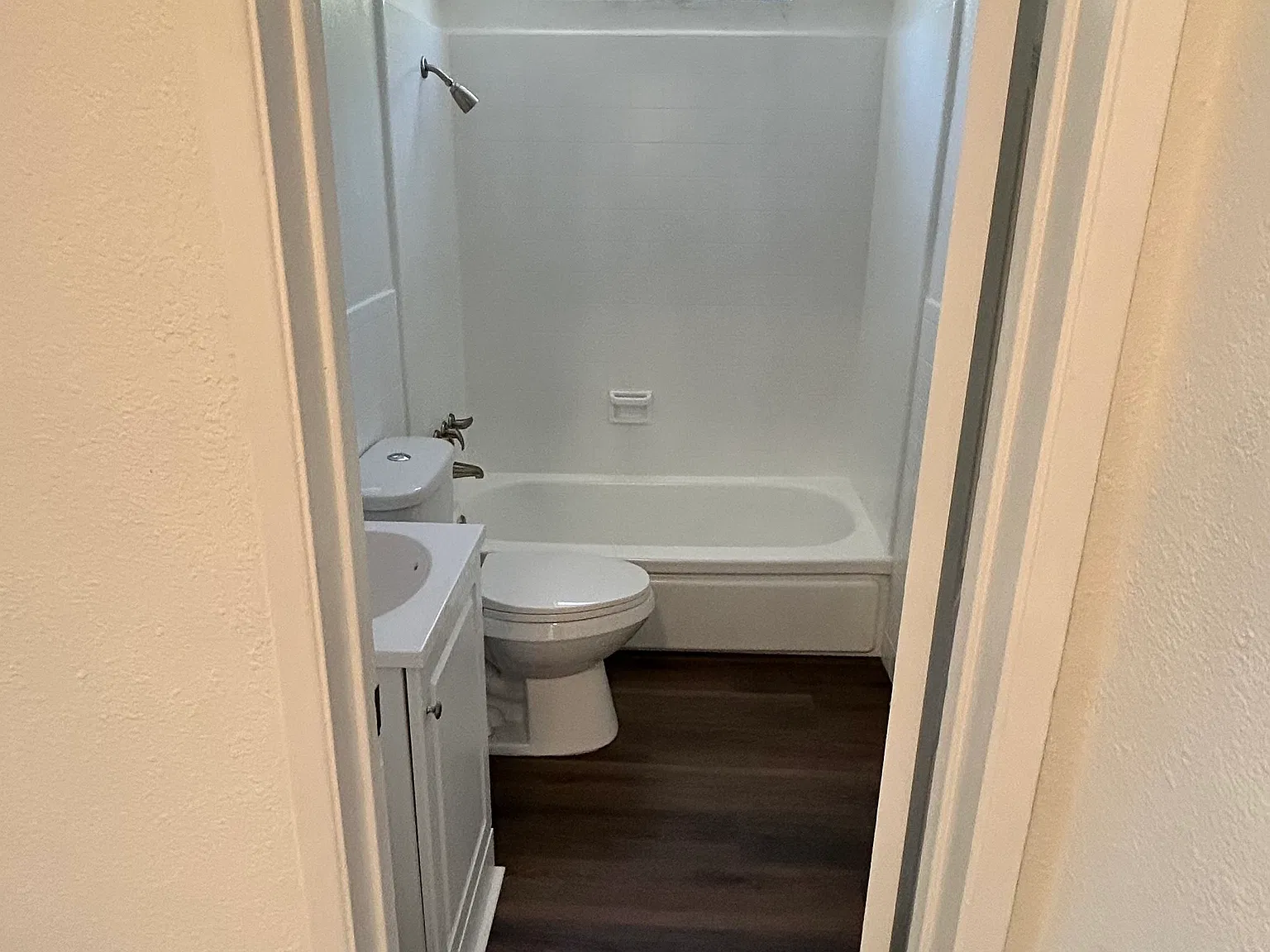 3 bed, 1134 sqft, $3,950 — Photo 3