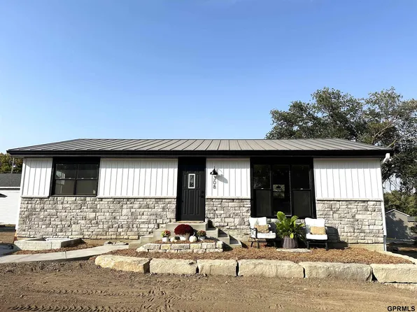 308 5th St, Milford, NE 68405