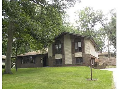 16890 Londonberry Ln photo 1