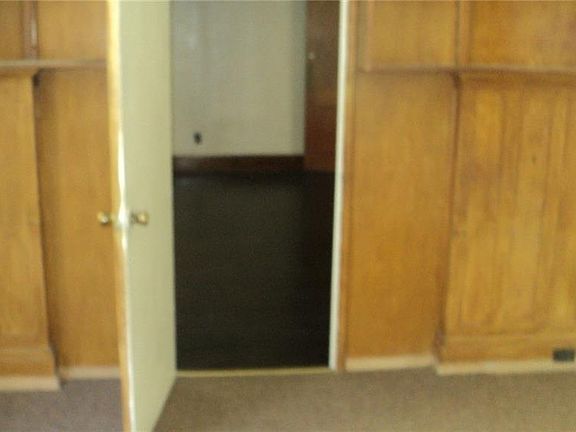 5th image of 920 Kensington Ave