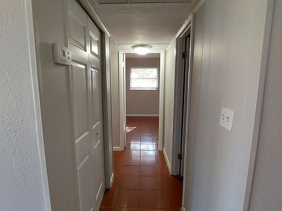 4th image of 1852A Golf View Ave #11271833