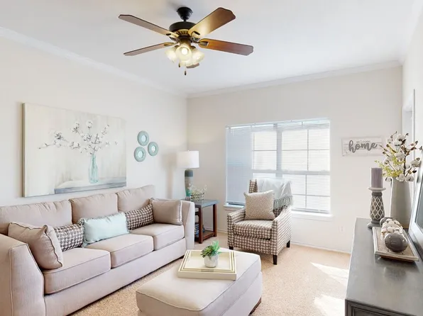 Stoneleigh on May Apartment Homes