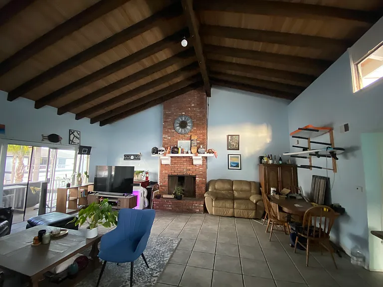 917 E Balboa Blvd #B — Photo 7