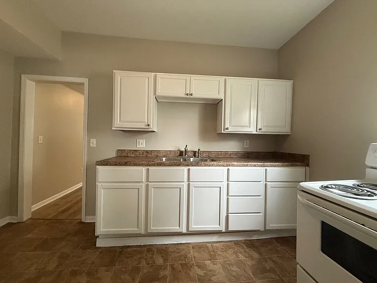 2020 Boyd Ave — Photo 6