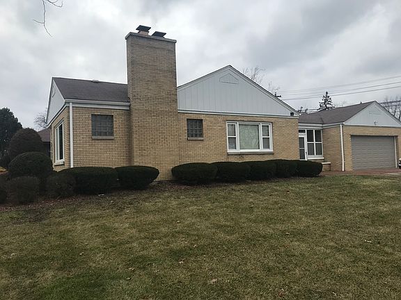 2nd image of 241 W Memorial Dr