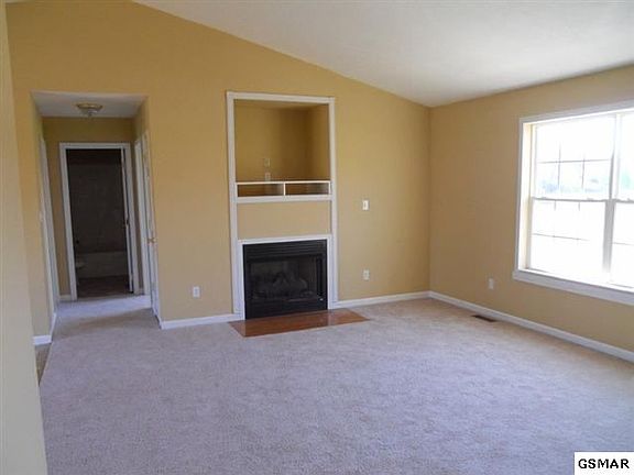 2nd image of 104 Golden Rod Dr