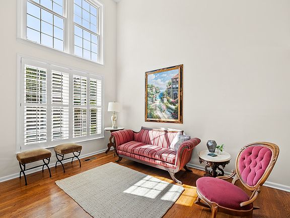5th image of 8017 Knebworth Ct