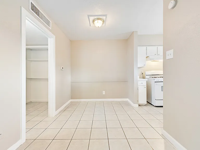 Orchard Hills Apartments Dining Area