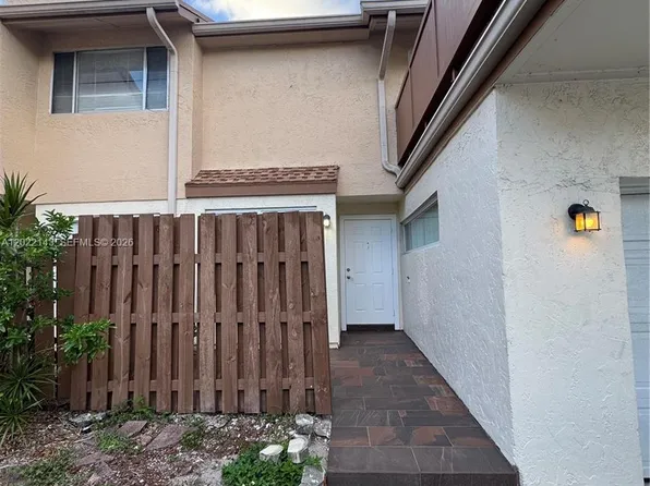 8231 NW 8th Pl #3, Fort Lauderdale, FL 33324