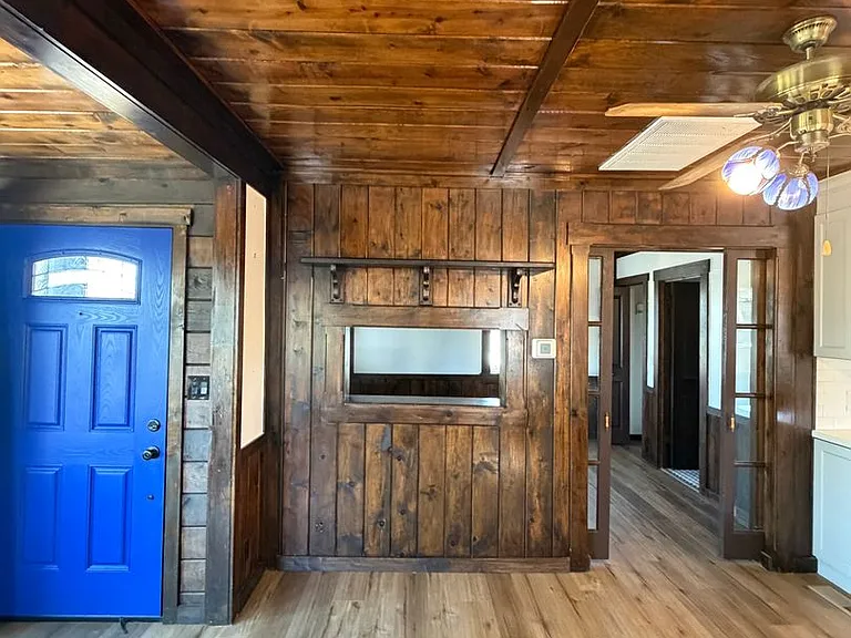 2329 Scenic Ave — Photo 3