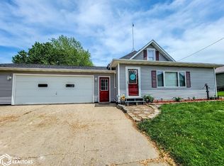303 N Center St, Lockridge, IA 52635