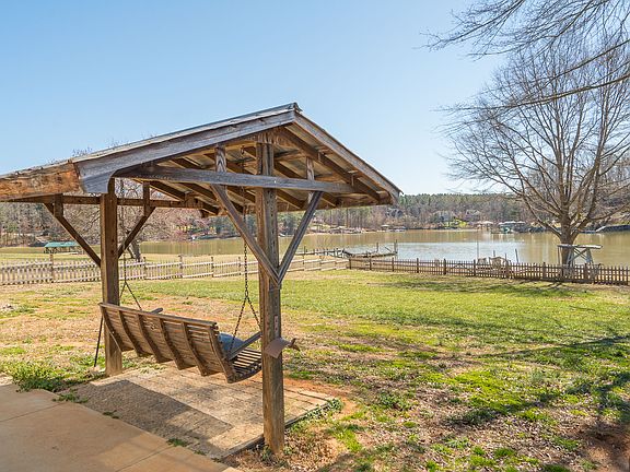 4th image of 4651 McCorkle Ln