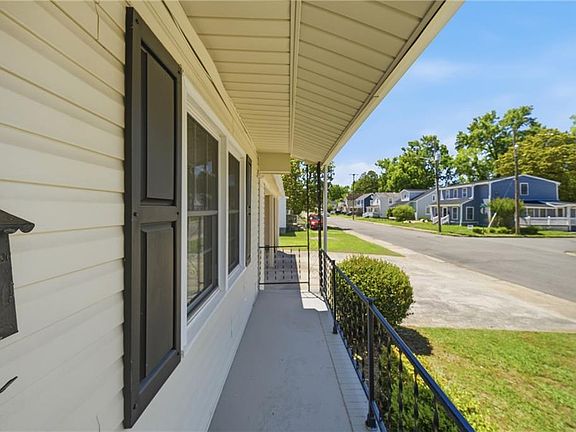 5th image of 224 Hall St