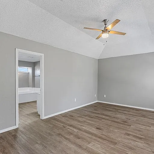 4049 Saint Christopher Ln — Photo 9