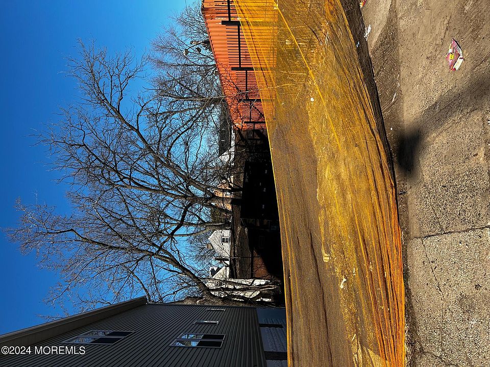 2nd image of 495 21st Street