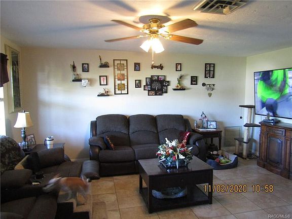 4th image of 10 Melissa Dr