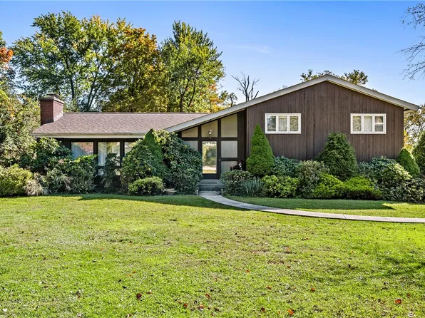 3535 Macarthur Dr, Murrysville, PA 15668