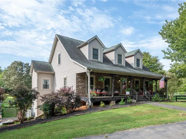 502 E Valley Rd NE, Rydal, GA 30171