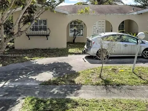 4981 SW 7th St, Margate, FL 33068