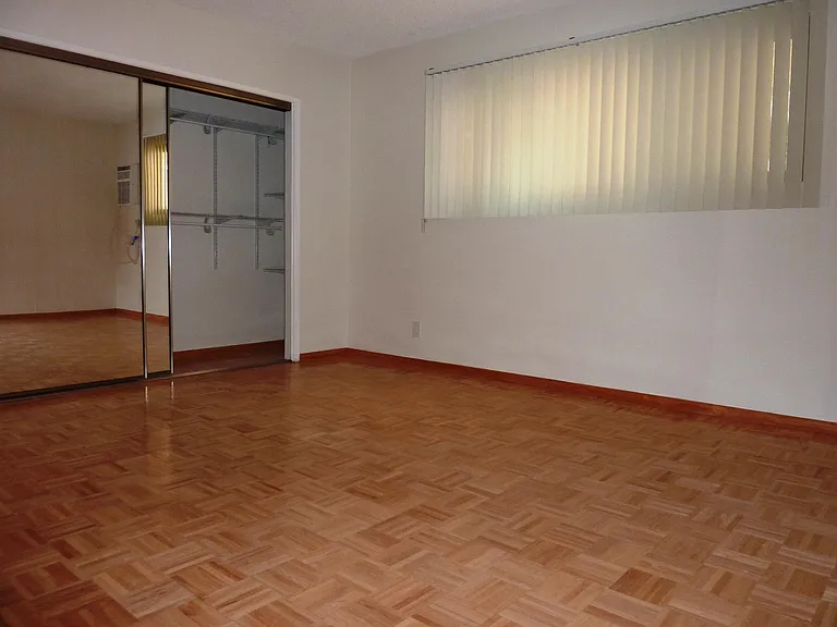 2055 Rodney Dr #111 — Photo 4