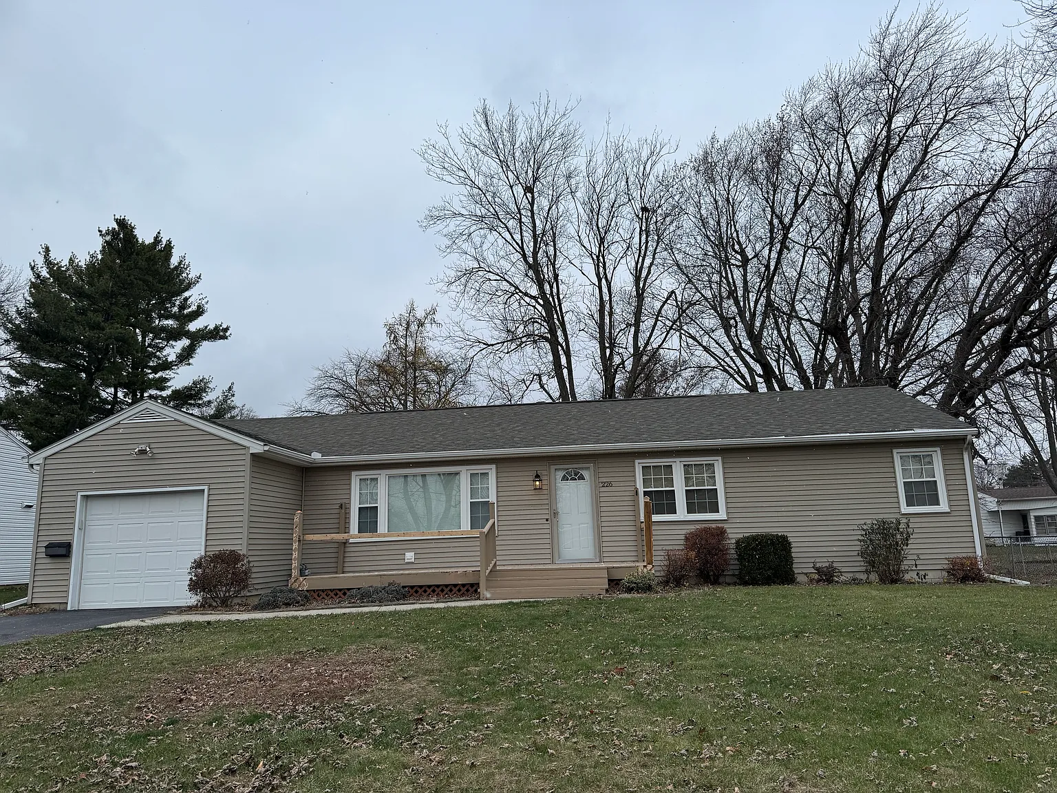 226 Elizabeth Ave photo 1