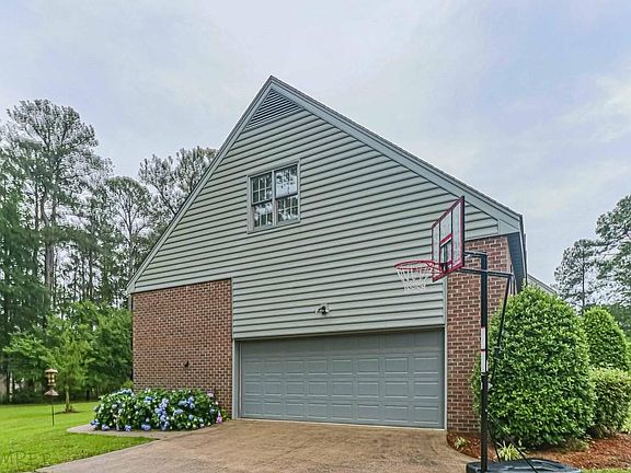 5th image of 604 Dellwood Pl
