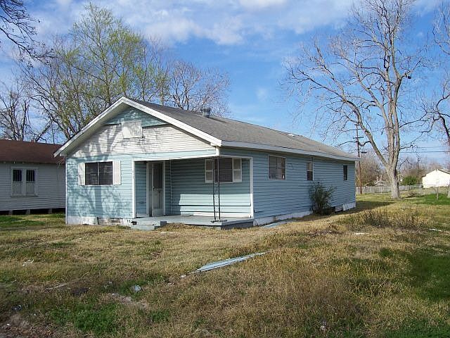 1st image of 912 Welford Ave
