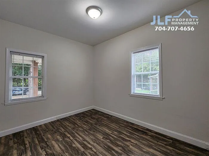 1421 Oakshade Ave — Photo 5
