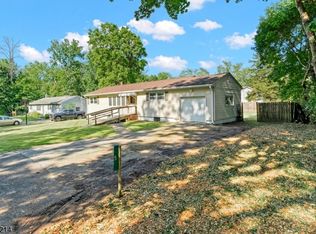 5 Cedar Ln, Andover, NJ 07821