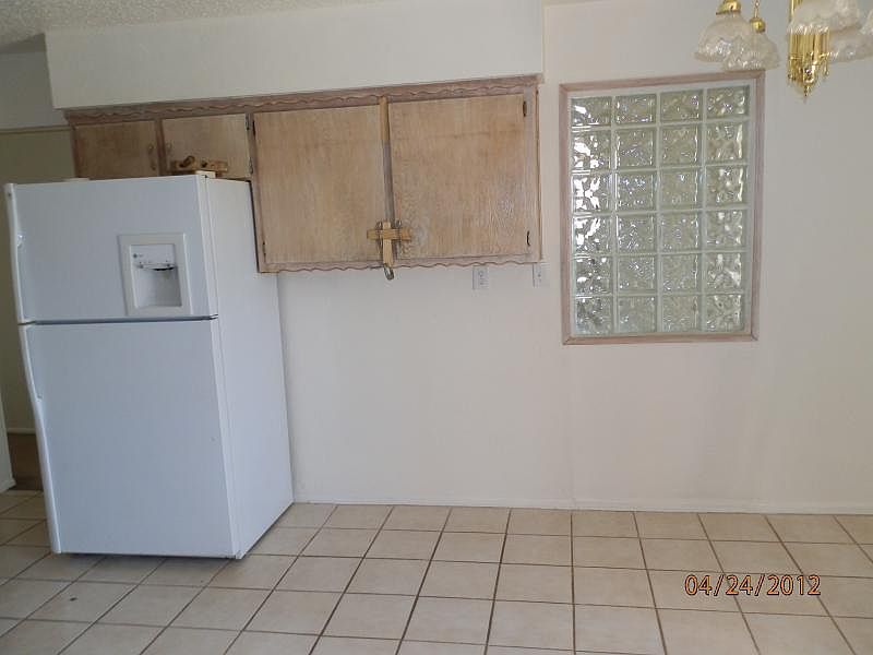 2nd image of 8420 Gutierrez Rd NE