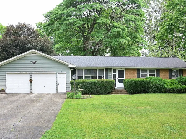 813 Considine Rd, Geneva, IL 60134