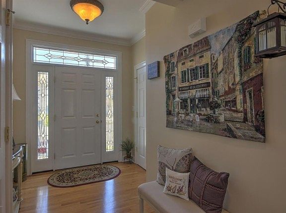 4th image of 568 Bayview Dr