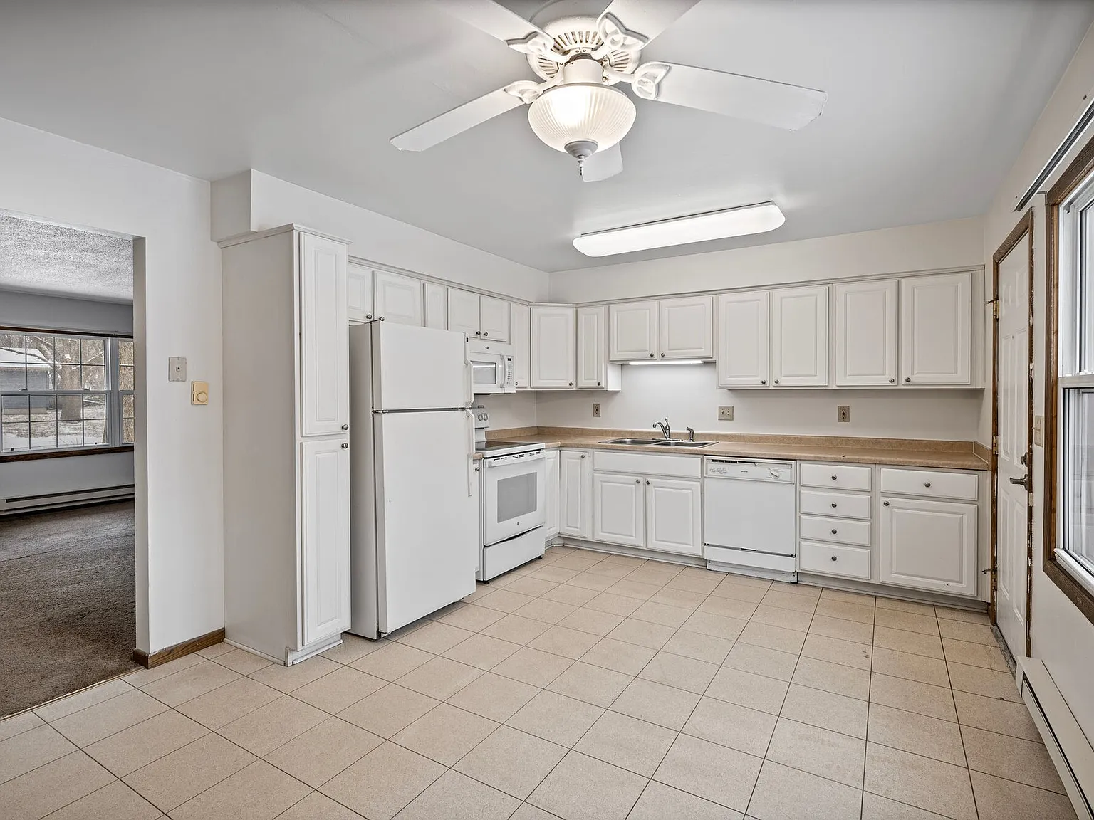 Oak Street Townhomes — Photo 4