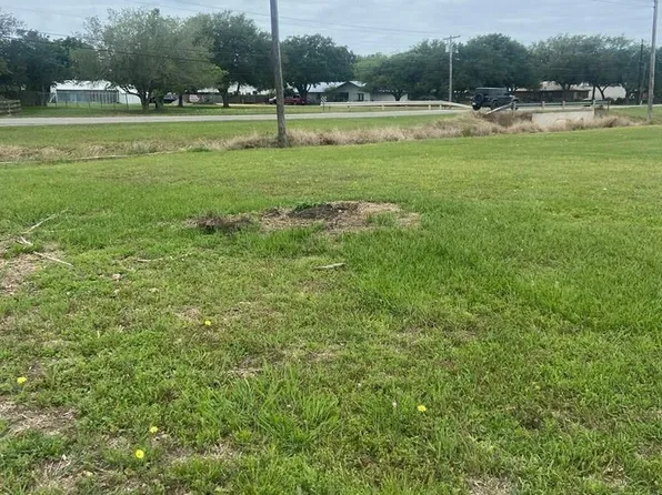 3801 Heatherglen St, Bay City, TX 77414