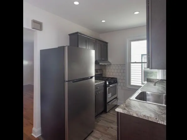 6059 56th St, Maspeth, NY 11378