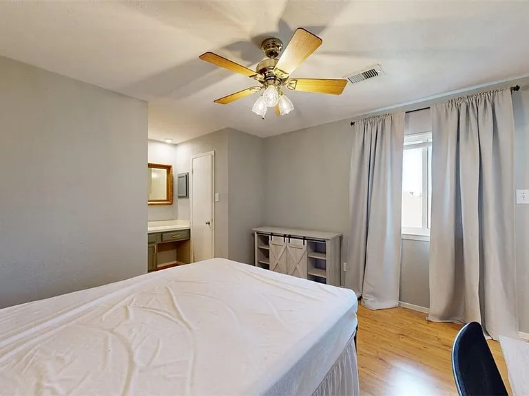 1901 Holleman Dr W #412 — Photo 15