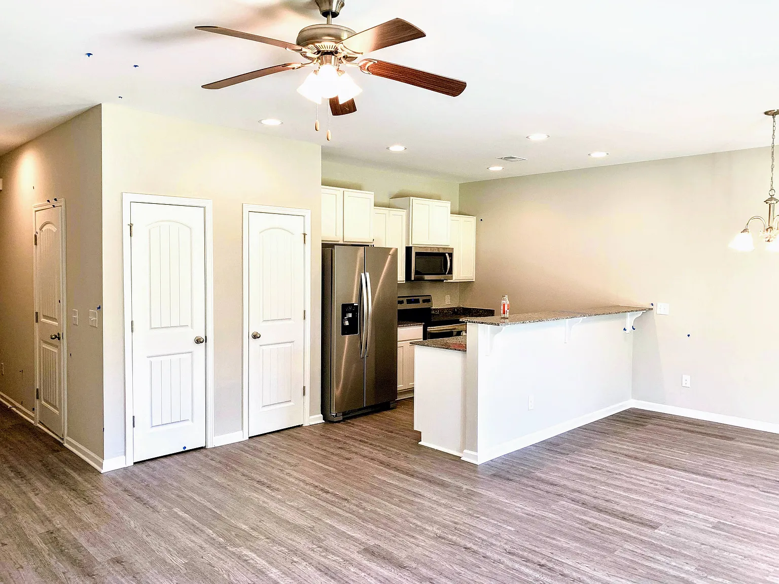 3 bed, 3.5 bath, 1600 sqft, $1,895 — Photo 2