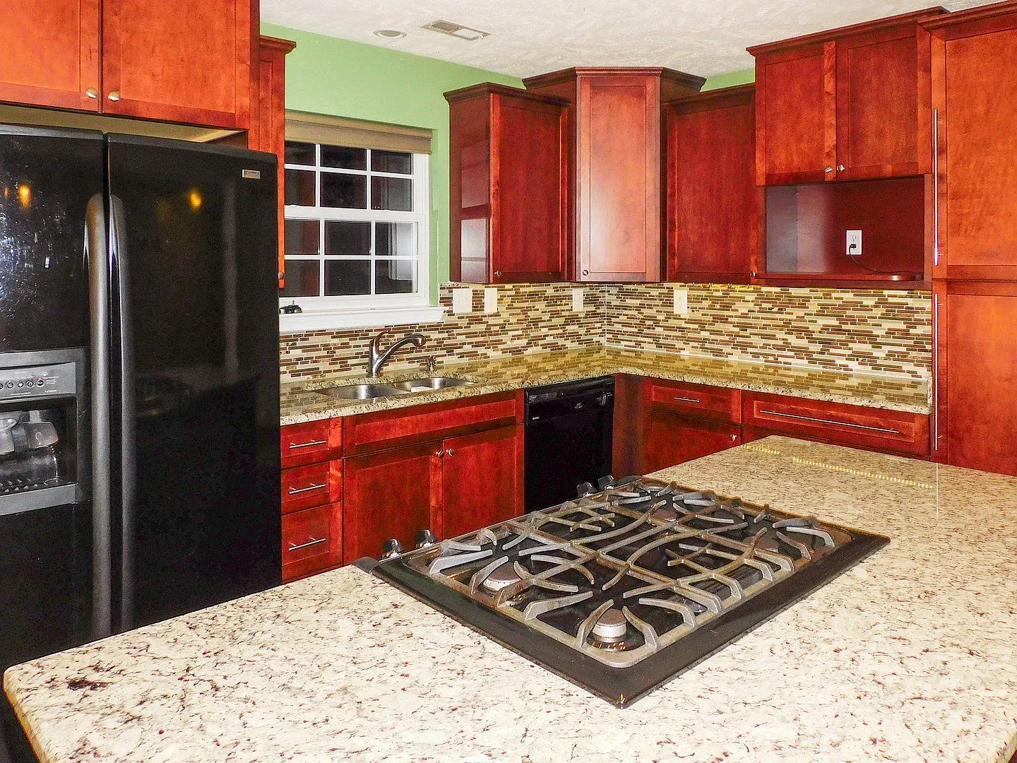 4 bed, 3.5 bath, 1560 sqft, $2,650 — Photo 2