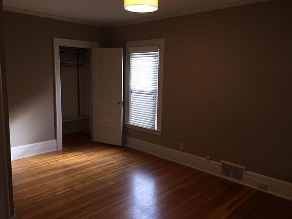 4th image of 36 Linden Ave
